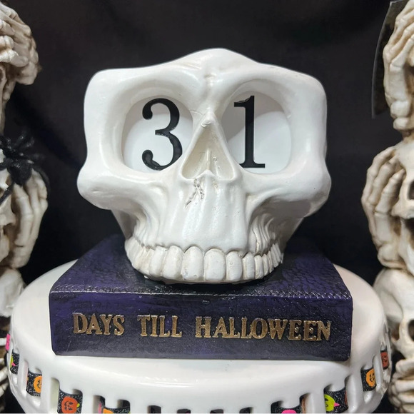 Countdown To Halloween Spooky Season Skull On Purple & Black Snake Skin Book - Picture 10 of 11
